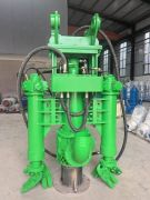 Dau bom bun cat thuy luc gan may muc xuc